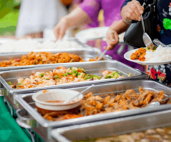 How to Keep Hot Food Warm Before Serving