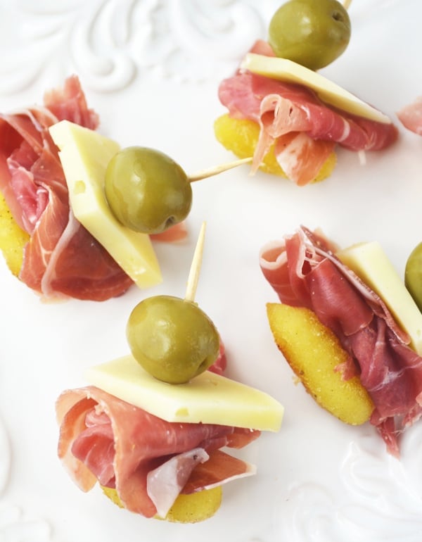 gnocchi and prosciutto appetizer skewers