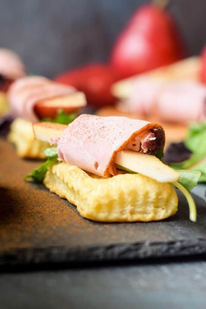 ham and pear puff pastry appetizer bites