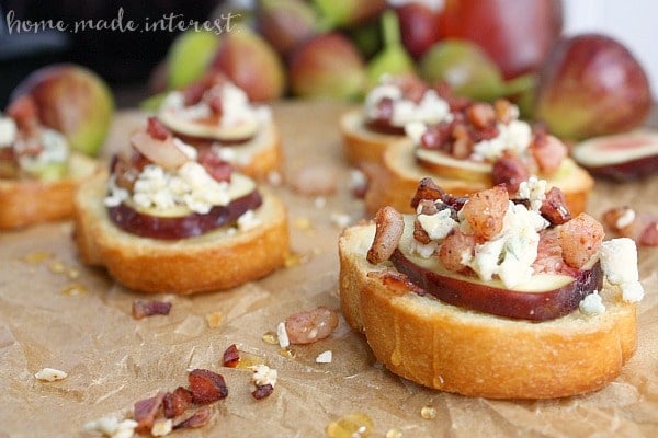 blue cheese fig and pancetta crostini.