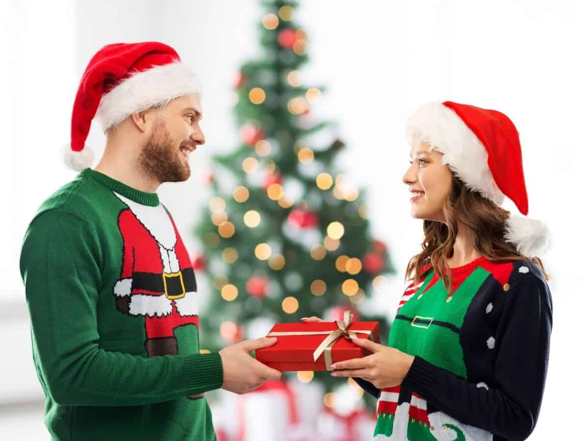 simple christmas party themes