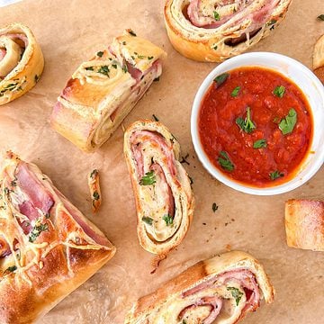 https://alekasgettogether.com/wp-content/uploads/2023/02/stromboli-recipe-2-360x360.jpg