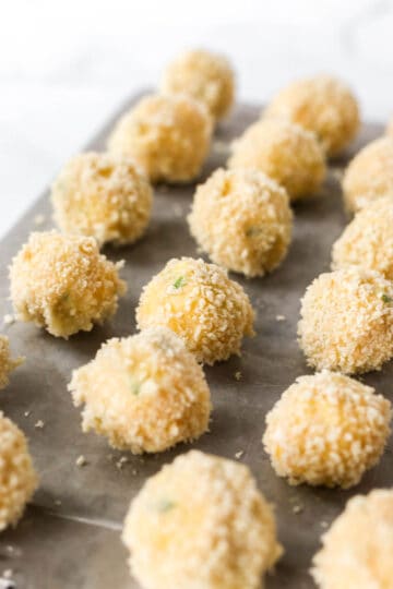 Croquettes with breadcrumbs.